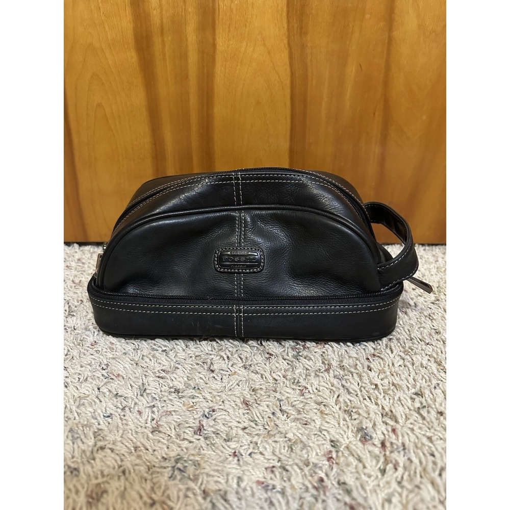 Genuine Fossil Classic Leather Travel Cosmetic / Toiletry Bag. Black.